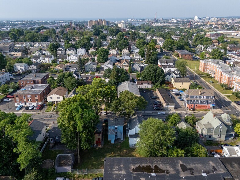 37-39 Granfield Ave, Bridgeport, CT à vendre - Aérien – Image 2 sur 6