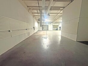 1130 N Valdivia Way, Palm Springs, CA à louer Photo intérieure– Image 2 sur 4