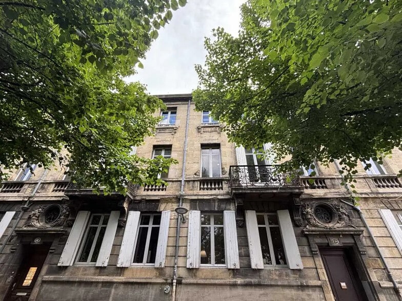 Bureau dans Bordeaux à vendre - Photo de l’immeuble – Image 1 sur 10