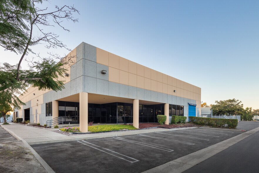 2630 Business Park Dr, Vista, CA à vendre - Photo principale – Image 1 sur 23