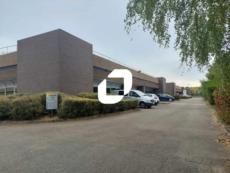 Bureau dans Trappes à louer - Photo de l’immeuble – Image 3 sur 19