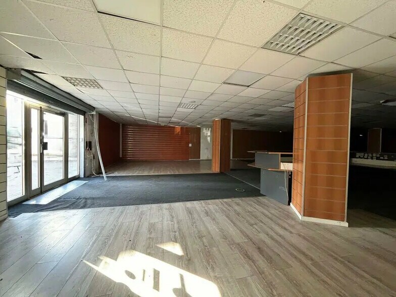 Local commercial dans Saint-Laurent-du-Var à louer - Photo de l’immeuble – Image 3 sur 5