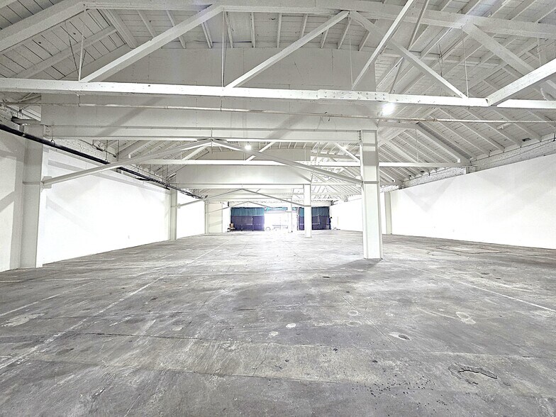 2225 W Pico Blvd, Los Angeles, CA à louer - Photo de l’immeuble – Image 2 sur 9