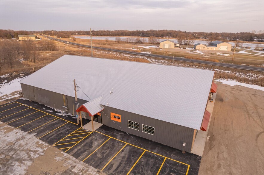 815 E 1st Ave, Osakis, MN à louer - Photo de l’immeuble – Image 2 sur 33