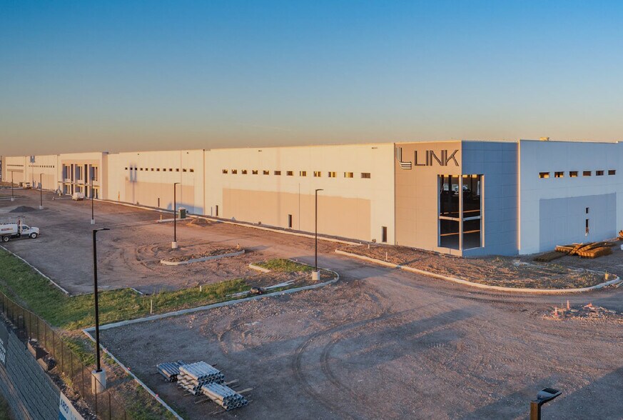 105-161 Hyatt Ave, Newark, NJ à louer - Photo de l’immeuble – Image 3 sur 16