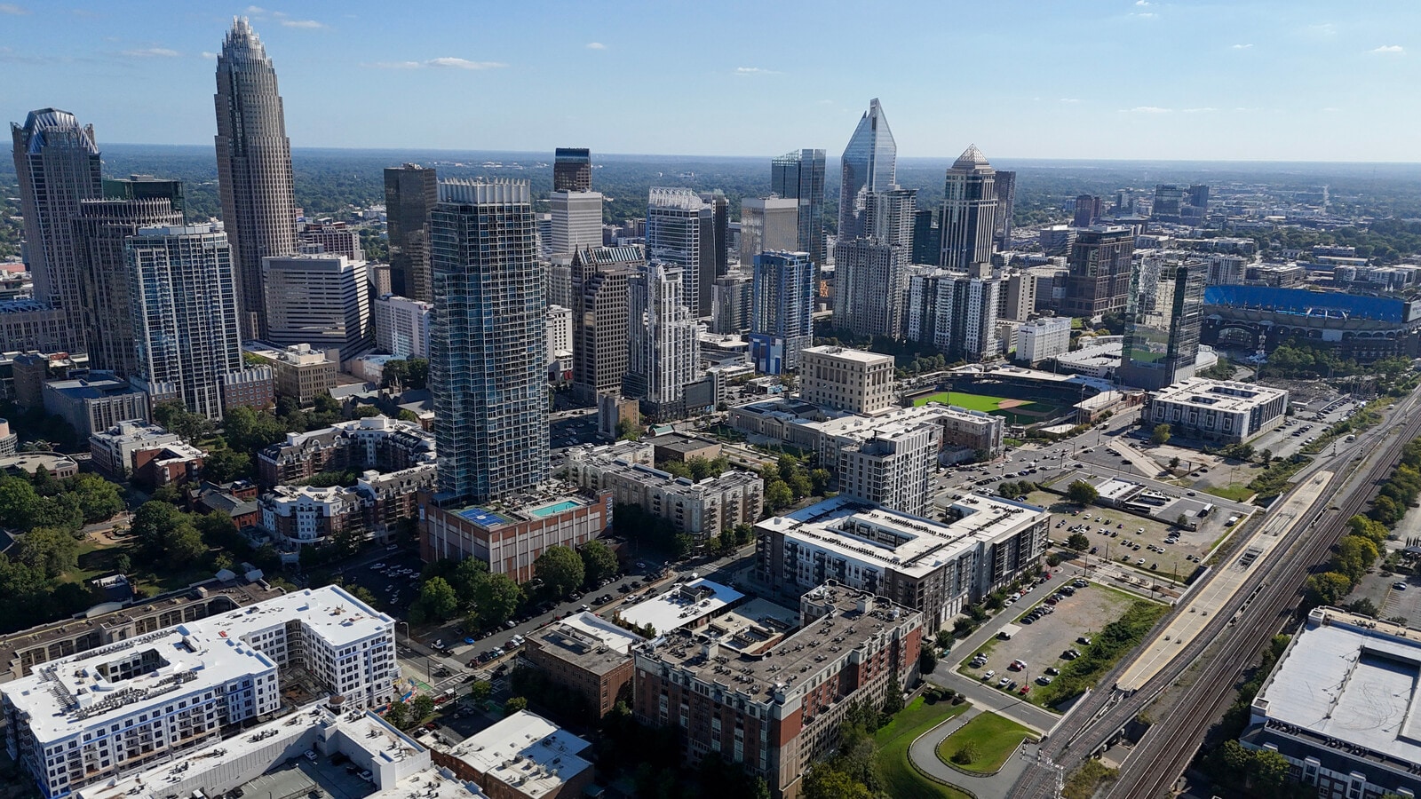 508 W 5th St, Charlotte, NC 28202 - Lot 150 - - Photo intérieure - Image 2 of 21