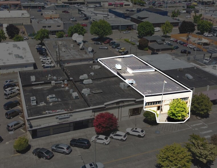 1133 Commerce Ave, Longview, WA à louer - Photo principale – Image 1 sur 5