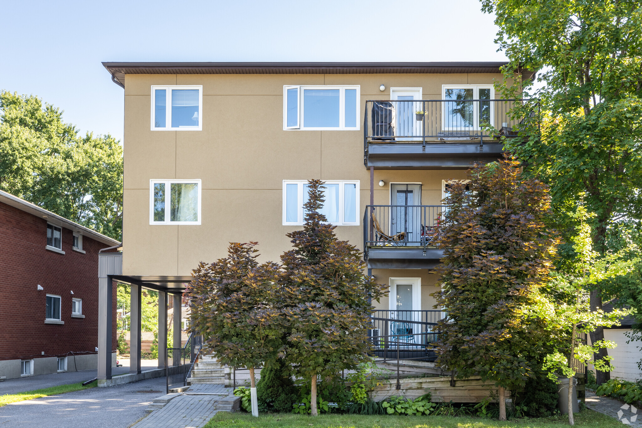324 Currell Av, Ottawa, ON à vendre Photo de l’immeuble– Image 1 sur 6