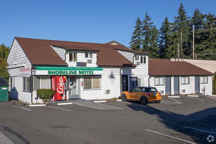 16526 Aurora Ave N, Shoreline, WA à vendre - Photo principale – Image 1 sur 4