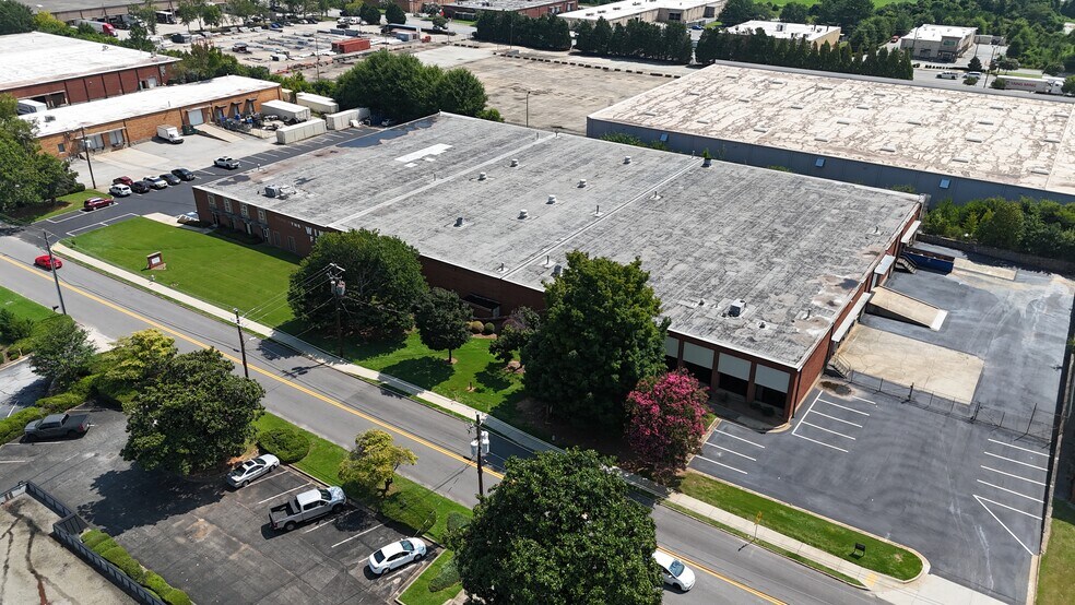 2029-2033 Tucker Industrial Rd, Tucker, GA à louer - Photo de l’immeuble – Image 3 sur 4