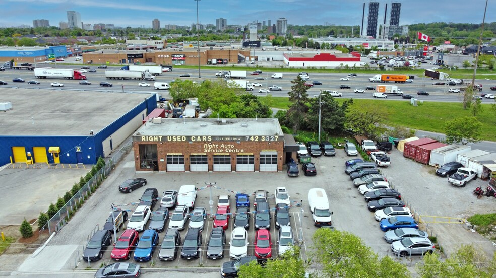 2025 Wilson Ave, Toronto, ON à vendre - Photo de l’immeuble – Image 1 sur 2