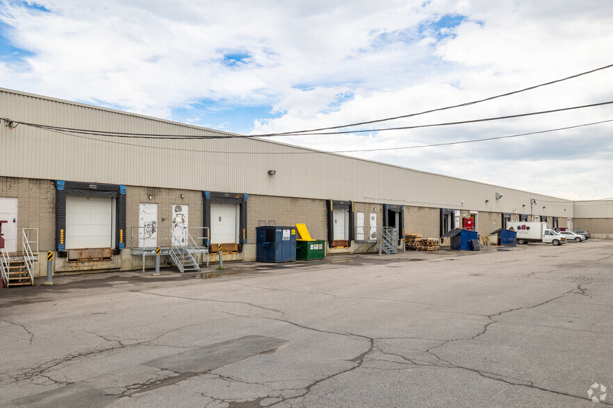 3420-3480 Boul Industriel, Laval, QC à louer - Photo de l’immeuble – Image 2 sur 18