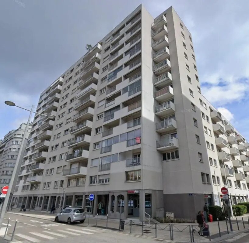 Local commercial dans Lyon à vendre Photo de l’immeuble– Image 1 sur 8
