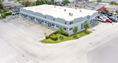 500 NE 25th St, Pompano Beach, FL à louer Photo de l’immeuble– Image 1 sur 13