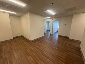 7676 New Hampshire Ave, Takoma Park, MD à louer Photo de l’immeuble– Image 1 sur 10