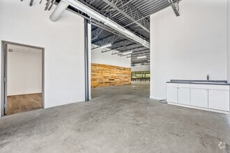 3150 Premier Dr, Irving, TX à louer Photo de l’immeuble– Image 2 sur 6