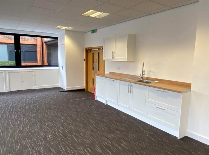 2-3 Wintersells Rd, Byfleet à louer Photo intérieure– Image 1 sur 6