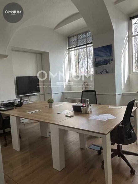 Bureau dans Lyon à louer - Photo de l’immeuble – Image 3 sur 13