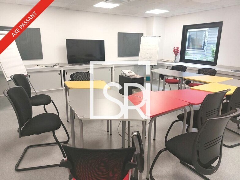 Bureau dans Clermont-Ferrand à louer - Photo de l’immeuble – Image 1 sur 12