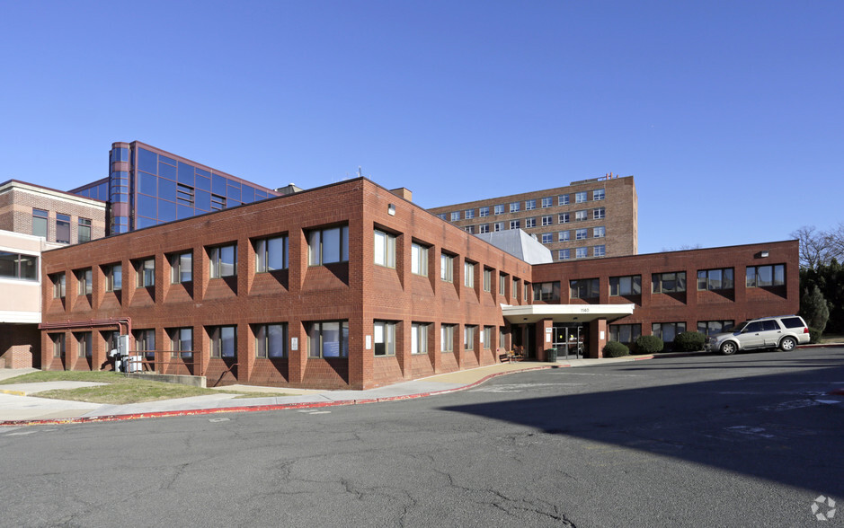 1160 Varnum St NE, Washington, DC à louer - Photo de l’immeuble – Image 3 sur 7