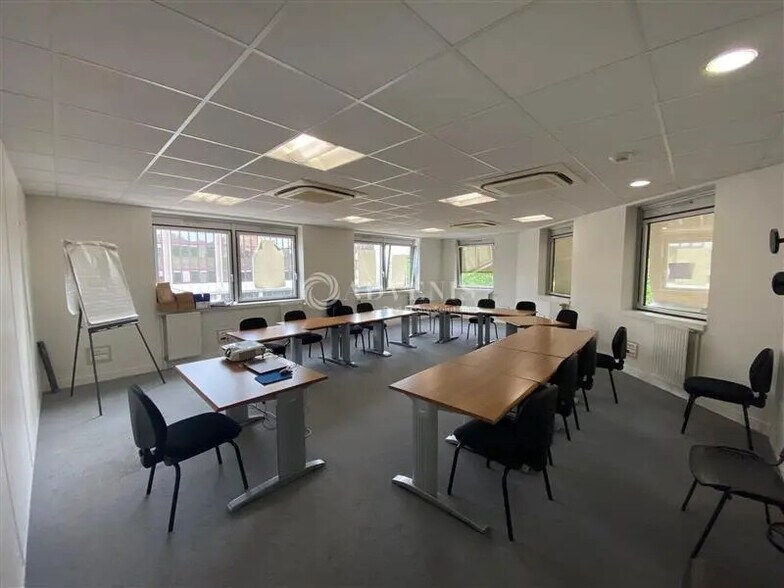 Bureau dans Fontenay-sous-Bois à louer - Photo de l’immeuble – Image 3 sur 7