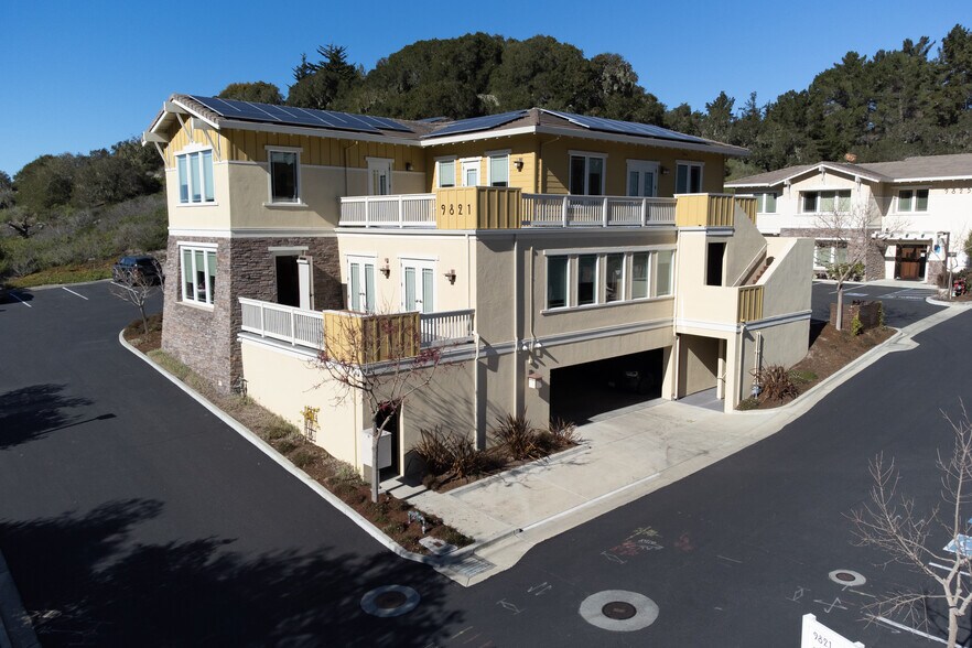 9821 Blue Larkspur Ln, Monterey, CA à louer - Photo de l’immeuble – Image 2 sur 2