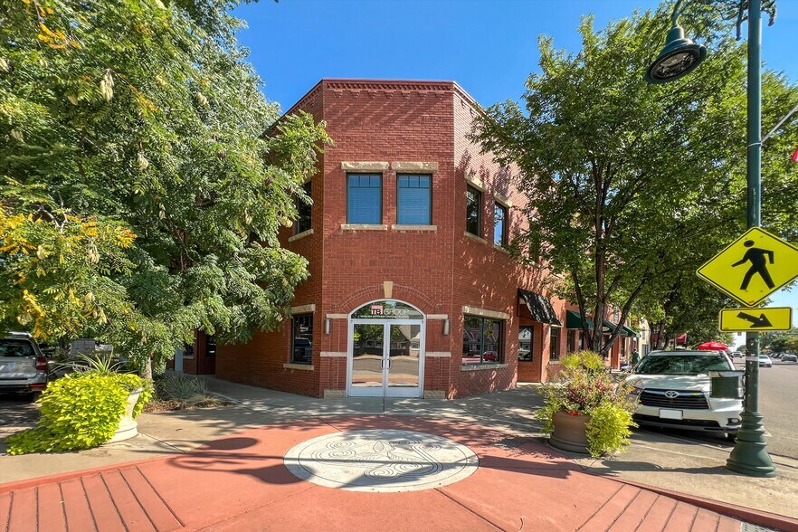 512 5th St, Berthoud, CO à louer - Photo de l’immeuble – Image 1 sur 25