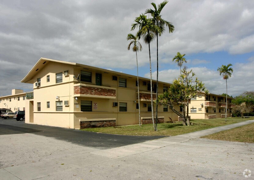 4590 SW 67th Ave, Miami, FL à vendre - Photo principale – Image 1 sur 1
