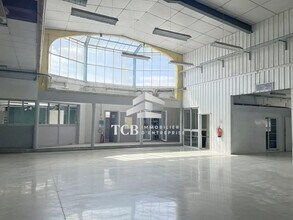 Local d'activités dans Orvault à vendre Photo intérieure– Image 2 sur 3