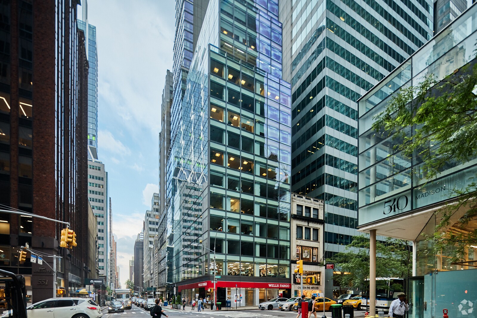 545 Madison Ave, New York, NY à louer Photo de l’immeuble– Image 1 sur 11