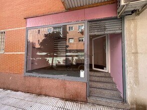 Local commercial dans Madrid, Madrid à louer Photo de la construction– Image 2 sur 9