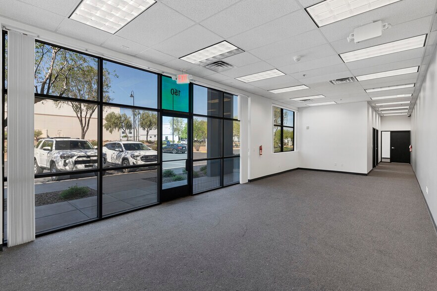 7380 Eastgate Rd, Henderson, NV à louer - Photo de l’immeuble – Image 3 sur 4