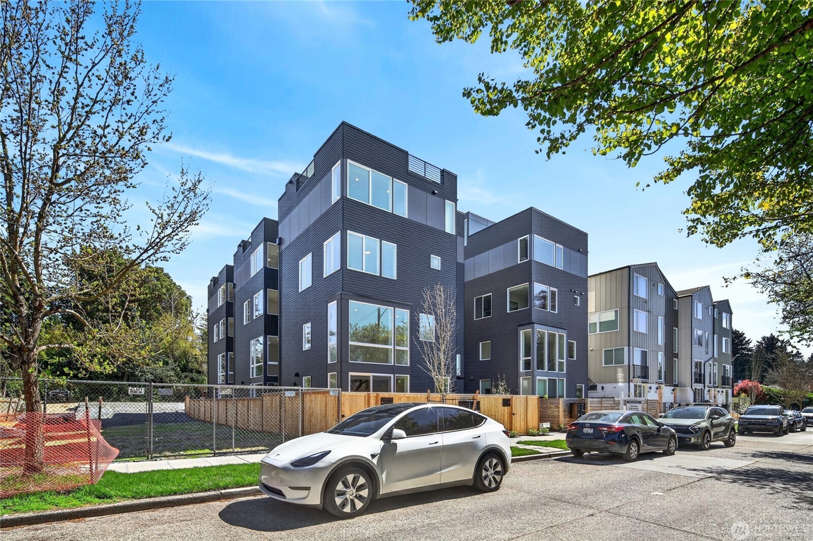 6318 41st Ave SW, Seattle, WA à vendre Photo de l’immeuble– Image 1 sur 21
