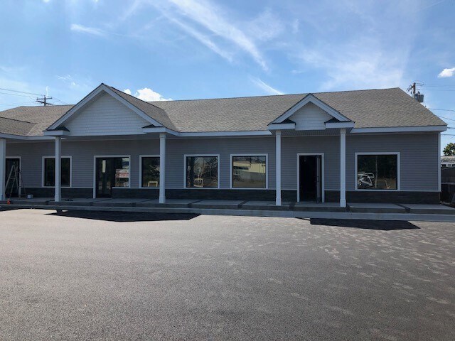 720 Centre St, Brockton, MA à louer - Photo de l’immeuble – Image 1 sur 9