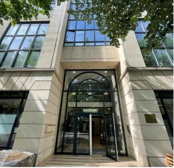 Rue Froidevaux, Paris à louer - Photo de l’immeuble – Image 2 sur 11