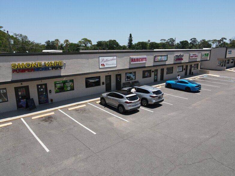 2111 S Ridgewood Ave, Edgewater, FL à louer - Photo de l’immeuble – Image 2 sur 30