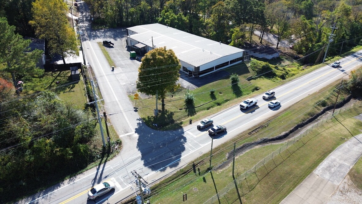 6340 Bonny Oaks Dr, Chattanooga, TN à louer Photo principale– Image 1 sur 25