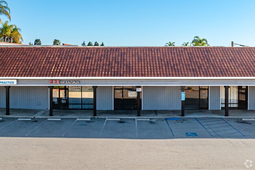 5331 Holt Blvd, Montclair, CA à louer - Photo de l’immeuble – Image 3 sur 4