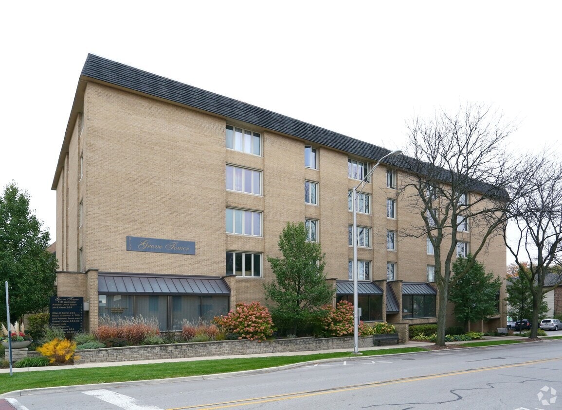 5133 Washington St, Downers Grove, IL à louer Photo de l’immeuble– Image 1 sur 15