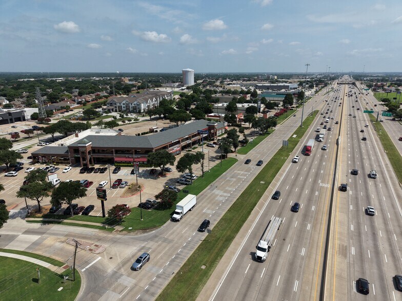 2301 N Central Expy, Plano, TX à louer - Photo de l’immeuble – Image 3 sur 5