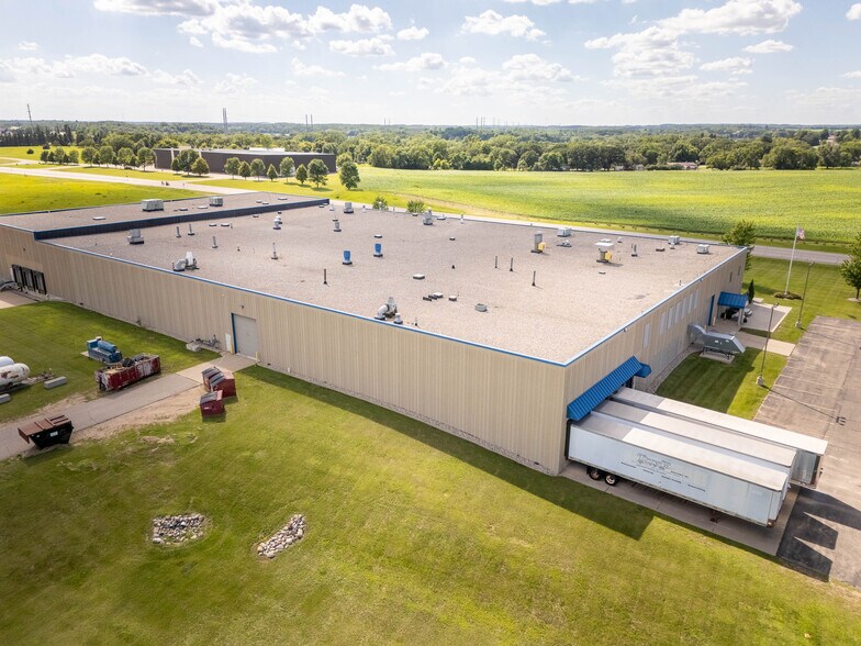 2611 County Road 45 SW, Alexandria, MN à vendre - Photo de l’immeuble – Image 1 sur 87