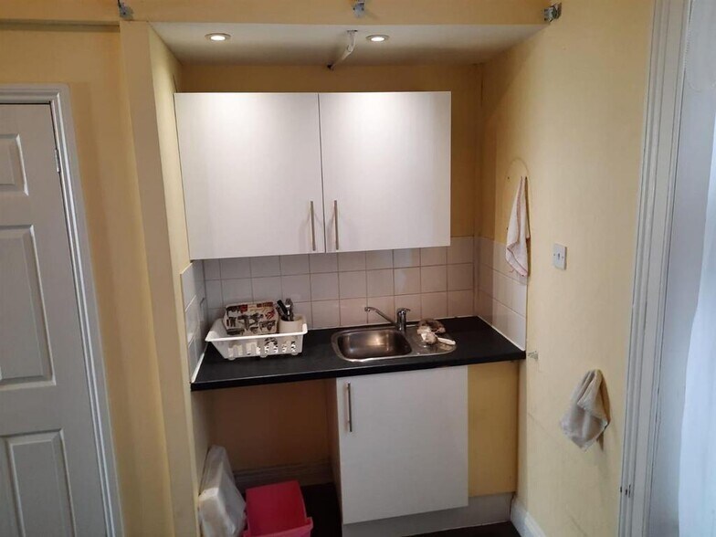 35 Malvern Rd, Londres à louer - Photo de l’immeuble – Image 3 sur 8