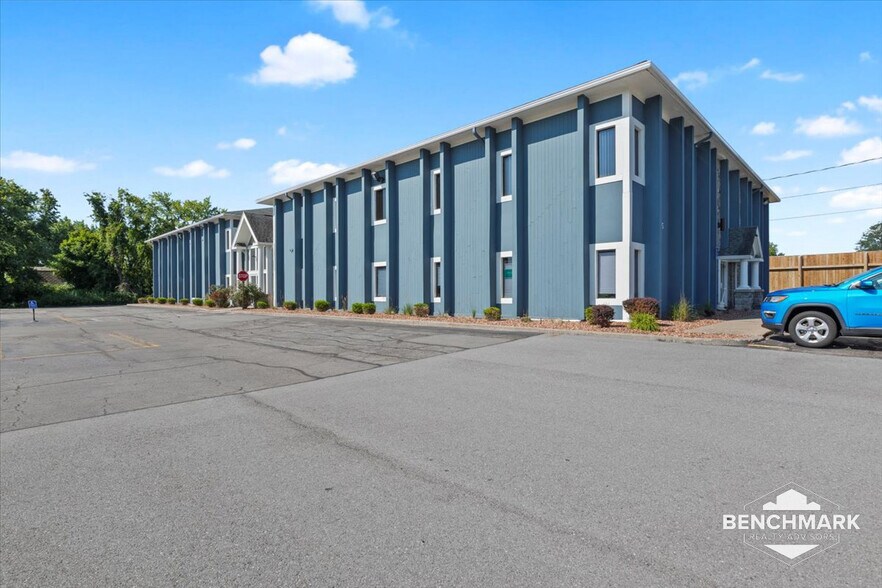 2005 Lyell Ave, Rochester, NY à louer - Photo de l’immeuble – Image 1 sur 15