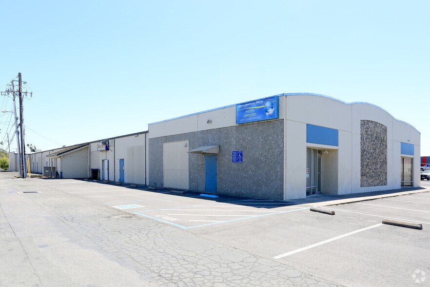 228-244 Travis Ct, Suisun City, CA à louer - Photo de l’immeuble – Image 3 sur 3