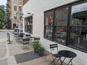 740 Driggs Ave, Brooklyn, NY à louer Photo intérieure– Image 2 sur 6