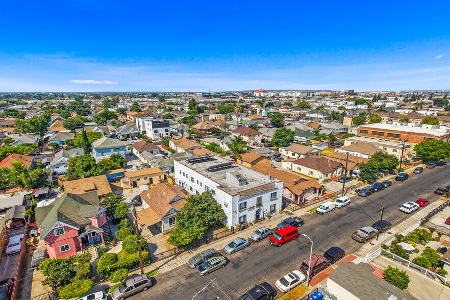 440 E 27th St, Los Angeles, CA à vendre - Photo de l’immeuble – Image 3 sur 17