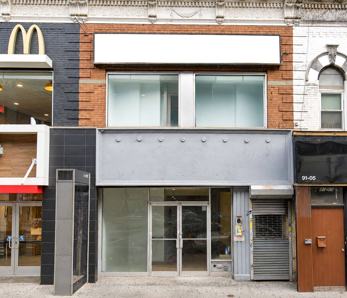 9103 Jamaica Ave, Woodhaven, NY à louer Photo principale– Image 1 sur 2