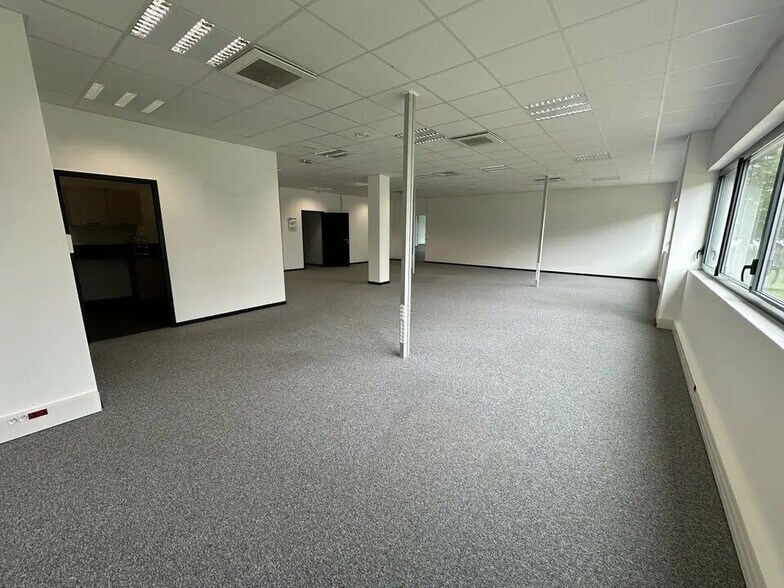 Bureau dans Reims à louer - Photo de l’immeuble – Image 2 sur 6