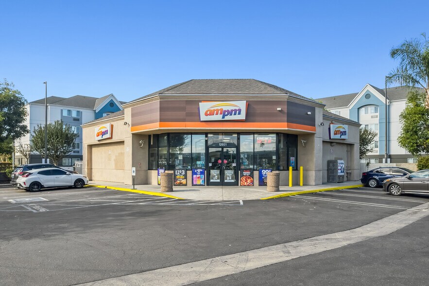 12931 Garden Grove Blvd, Garden Grove, CA à vendre - Photo de l’immeuble – Image 2 sur 7