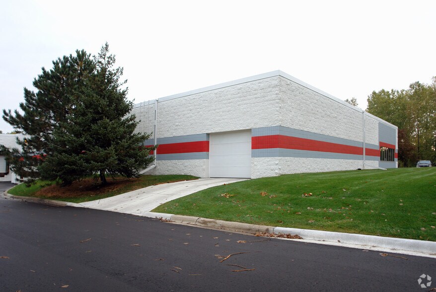 2357 Ventura Dr, Woodbury, MN à louer - Photo de l’immeuble – Image 3 sur 3
